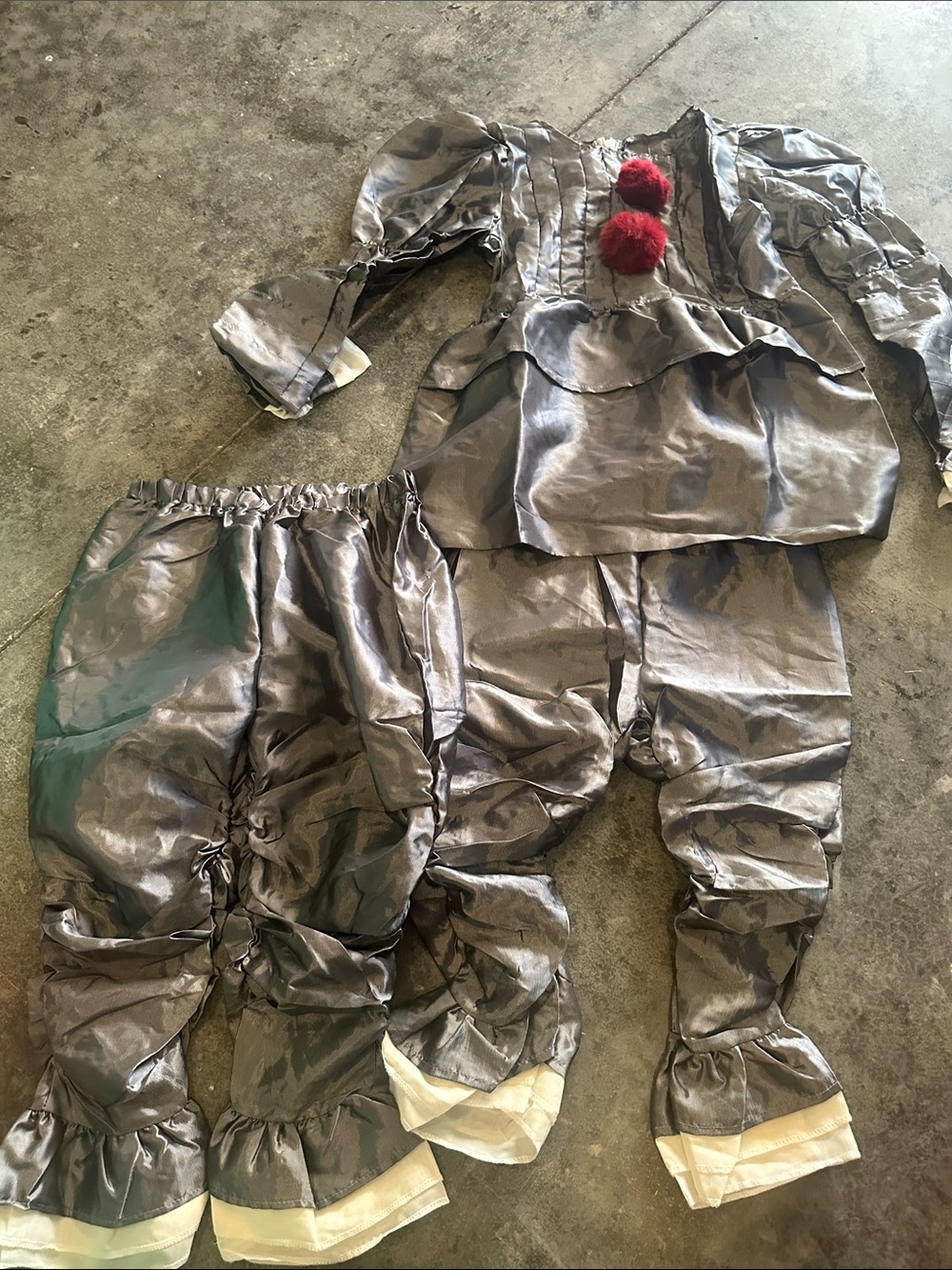 Penny Wise Clown Costume size S - extra set of pants size L